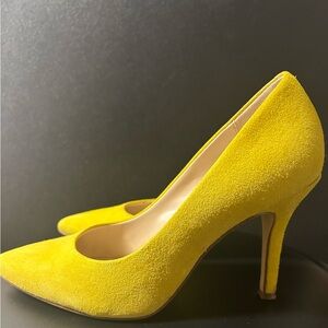 Nine West size 5 1/2m, yellow **Last chance - make an offer**